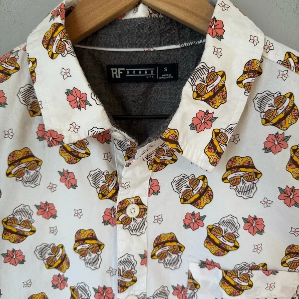 RF Brand Men's Short Sleeve Skull Floral Whimsigoth Button Up Shirt-Size Small